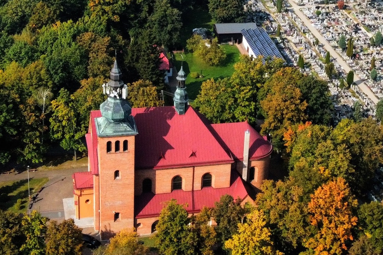 Kościół pw. Matki Boskiej Królowej Polski w Bedoniu Przykościelnym