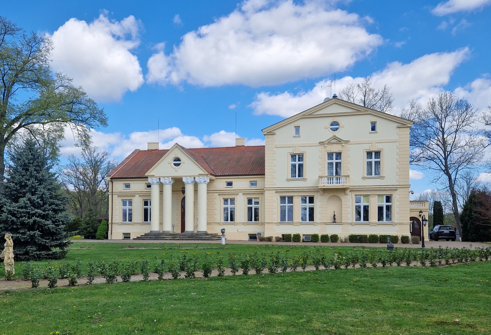 Pałac Piorunów & SPA