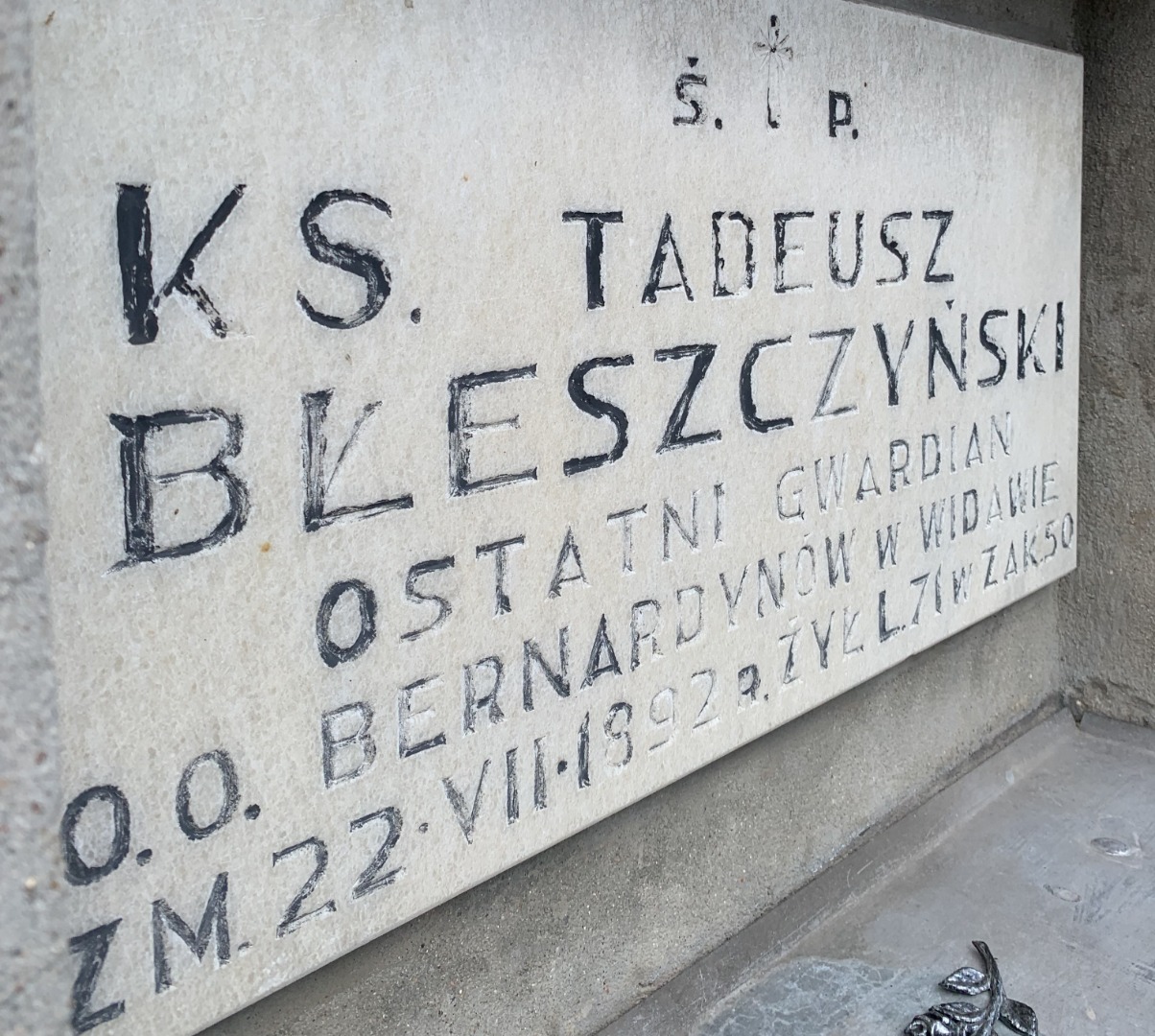 Grób zakonnika Tadeusza Błeszczyńskiego