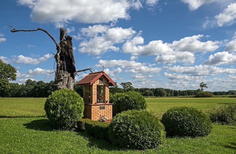 Kapliczka w Piorunowie